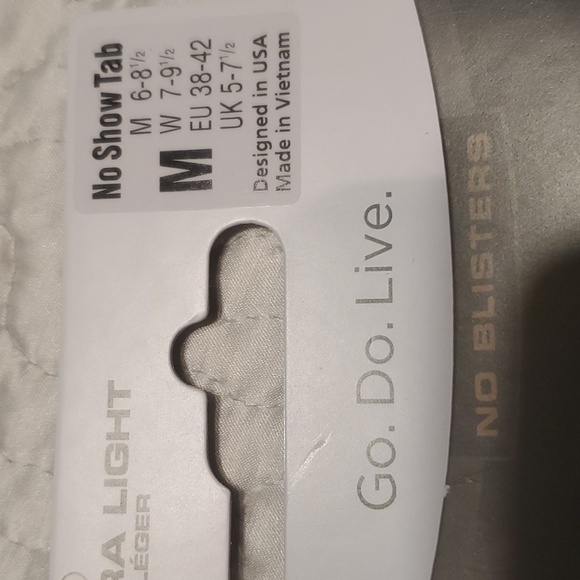 2 FEETURES ELITE  ULTRA LIGHT  SOCKS  UNISEX - Picture 4 of 7